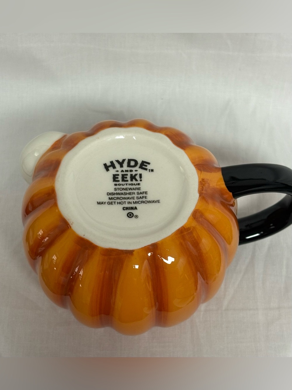 Pumpkin Ceramic Mug with Black Handle - Picture 4 of 4